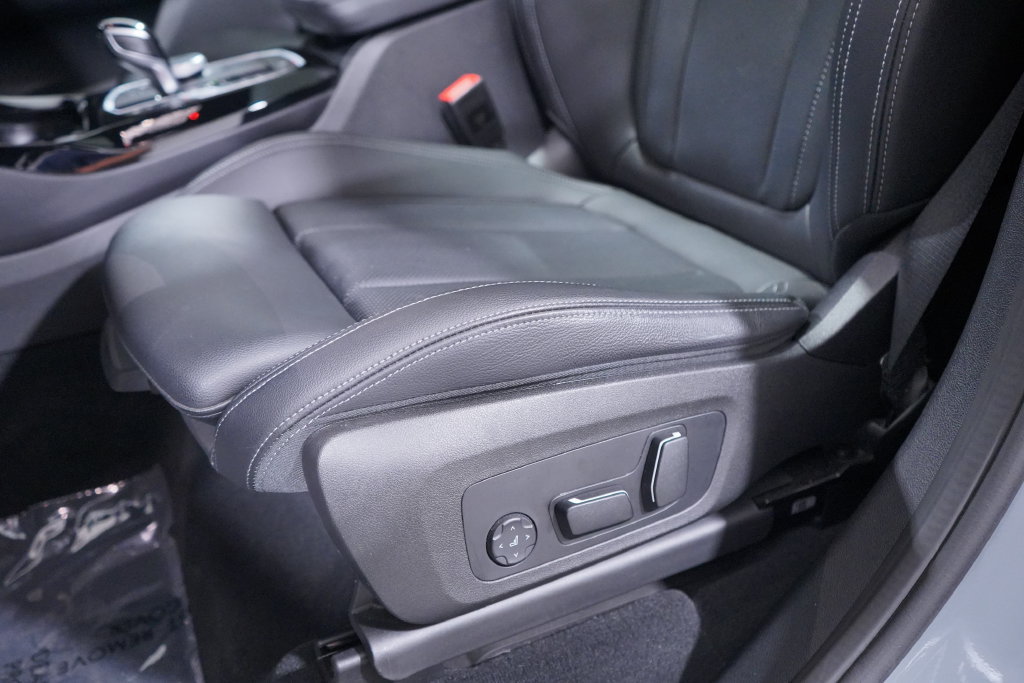 Used 2024 BMW X3 sDrive30i w/ M Sport Package RWD image 8