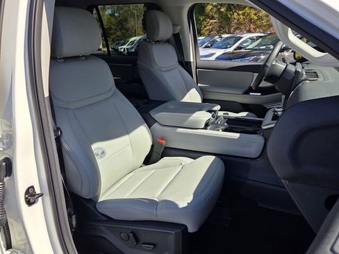 New 2026 Ford Expedition Active image 20