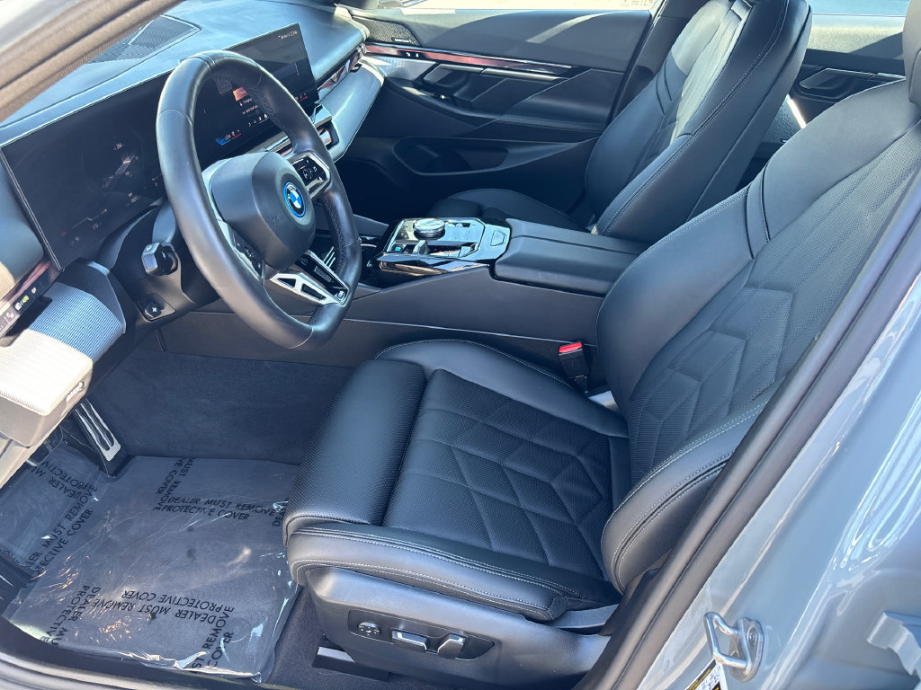 Used 2026 BMW i5 eDrive40 w/ M Sport Package RWD image 25