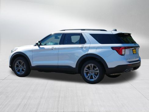 Used 2026 Ford Explorer Active w/ Active Comfort Package AWD/4WD image 5