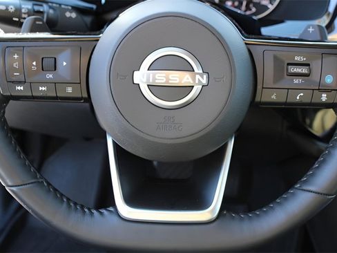 Used 2022 Nissan Pathfinder SL w/ SL Black Package image 13