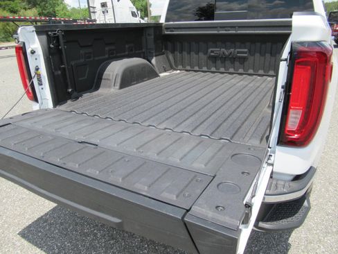 Used 2022 GMC Sierra 1500 SLT AWD/4WD image 30