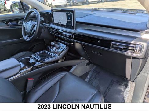 Used 2023 Lincoln Nautilus Reserve w/ Monochromatic Package image 26
