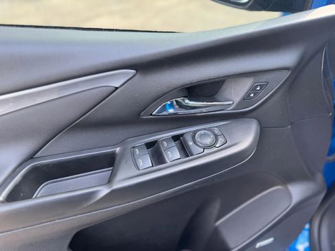 Used 2023 Chevrolet Bolt LT w/ Infotainment Package FWD image 13
