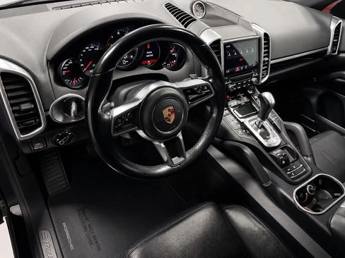 Used 2017 Porsche Cayenne AWD/4WD image 9