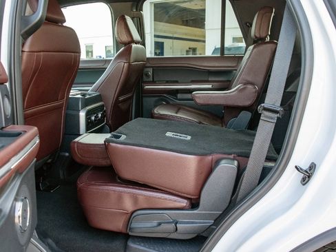 Used 2024 Ford Expedition Limited image 30