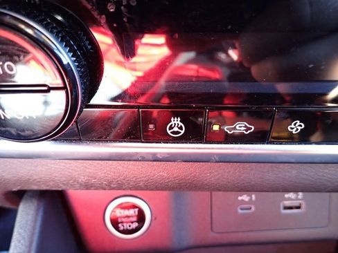 Used 2022 Nissan Rogue SV w/ SV Premium Package image 24