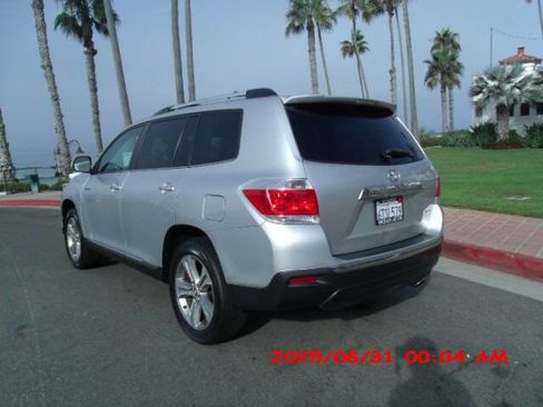 Used 2011 Toyota Highlander Limited image 18