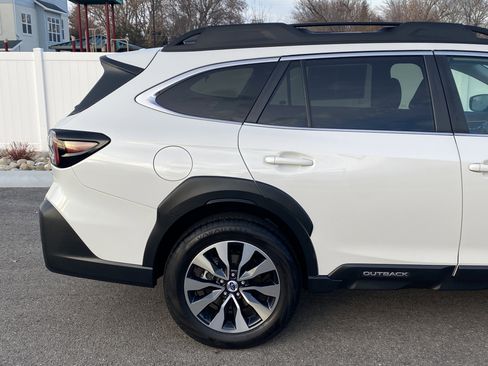 Used 2025 Subaru Outback Limited image 5