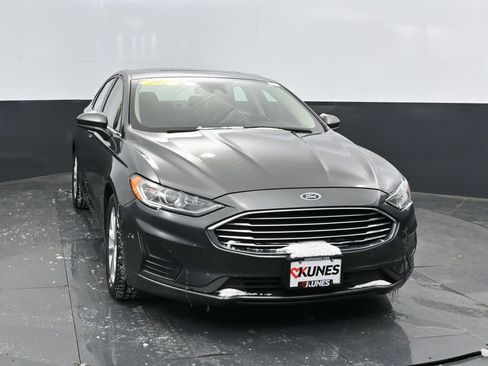Used 2020 Ford Fusion SE image 7