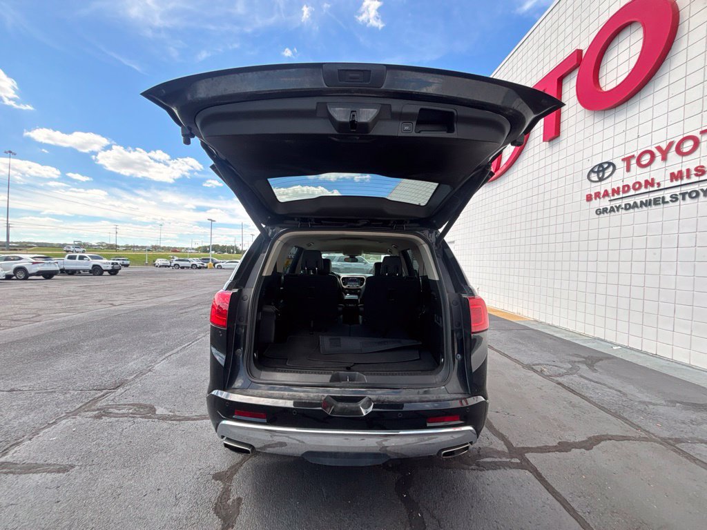 Used 2017 GMC Acadia Denali w/ Technology Package FWD image 29