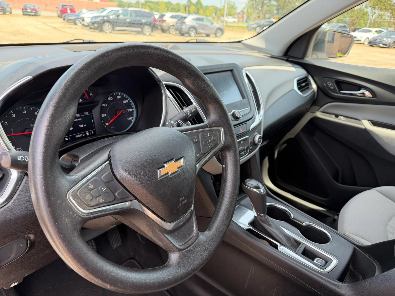 Used 2018 Chevrolet Equinox LS FWD image 23