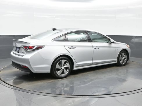 Used 2016 Hyundai Sonata Limited w/ Option Group 02 image 6