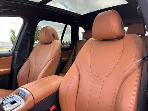 Certified 2022 BMW X5 xDrive40i w/ M Sport Package AWD/4WD image 15