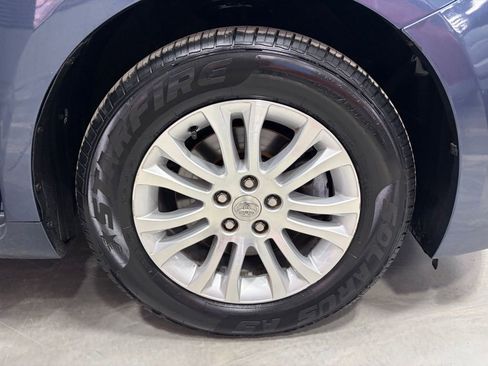 Used 2016 Toyota Sienna XLE Premium image 30