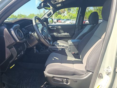 Used 2023 Toyota Tacoma TRD Off-Road AWD/4WD image 8