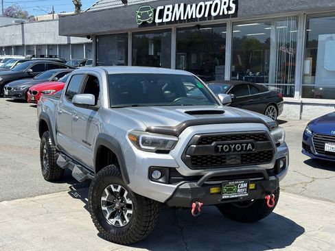Used 2019 Toyota Tacoma TRD Sport AWD/4WD image 31