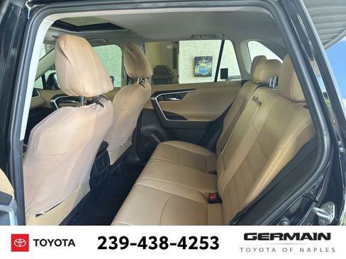 Used 2020 Toyota RAV4 Limited image 16