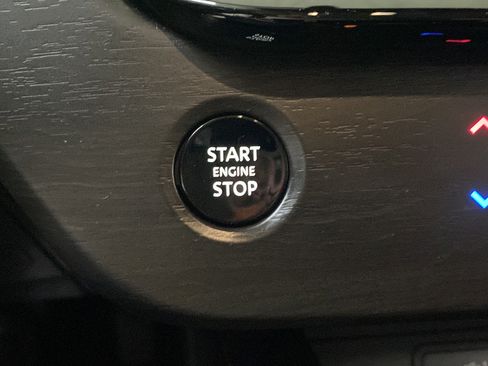 Used 2025 Nissan Murano SV AWD/4WD image 28