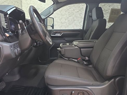 Used 2025 Chevrolet Silverado 2500 LT w/ Z71 Chrome Sport Edition image 25