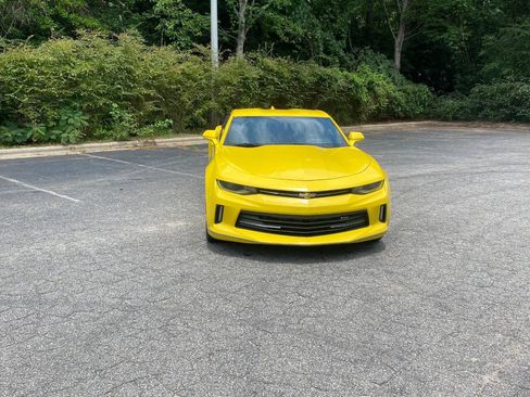Used 2016 Chevrolet Camaro LT RWD image 2