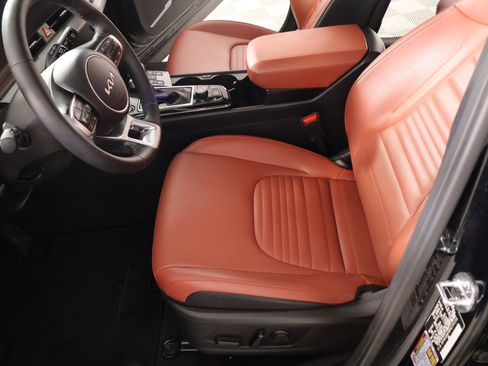 Used 2023 Kia Sportage SX image 11