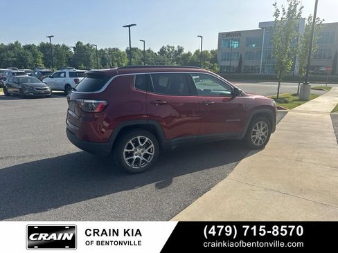 Used 2022 Jeep Compass Latitude AWD/4WD image 4