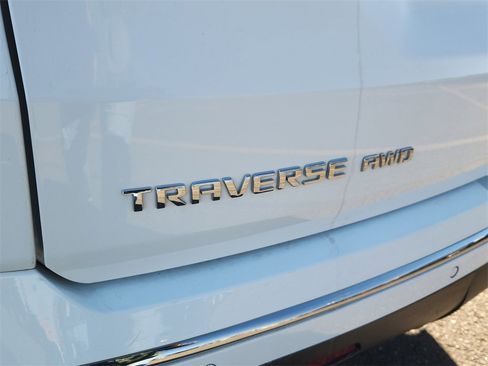 Used 2023 Chevrolet Traverse High Country image 24