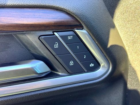 Used 2025 GMC Sierra 2500 SLT w/ SLT Convenience Package image 18