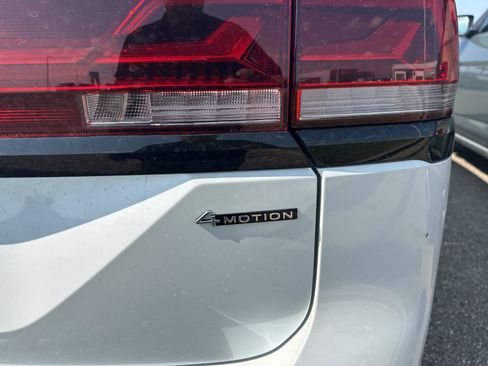 New 2026 Volkswagen Atlas Peak Edition image 7