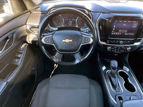 Used 2023 Chevrolet Traverse LT image 6