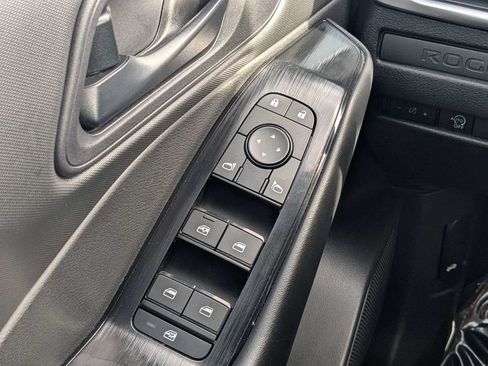 Used 2024 Nissan Rogue S AWD/4WD image 19