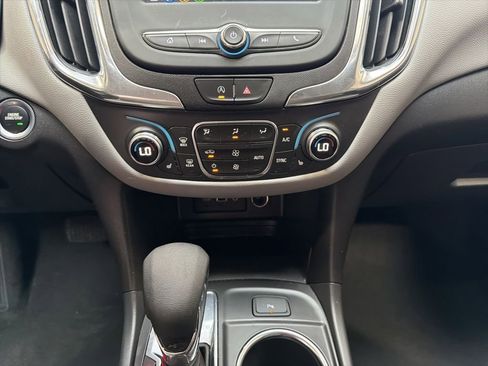 Used 2024 Chevrolet Equinox LT FWD image 20