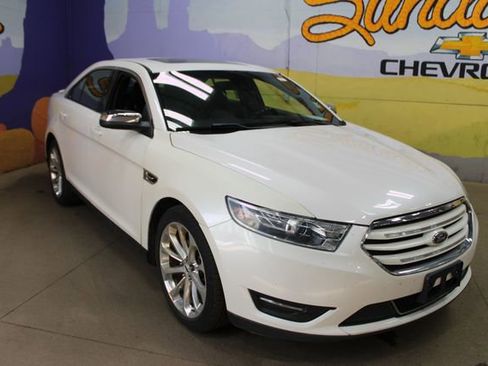 Used 2018 Ford Taurus Limited AWD/4WD image 4