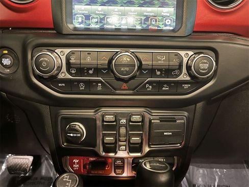 Used 2020 Jeep Gladiator Rubicon image 23