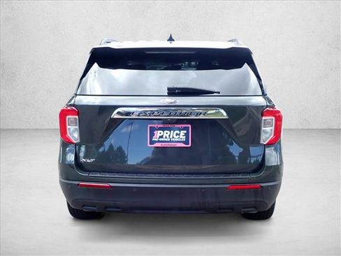 Used 2023 Ford Explorer XLT RWD image 3