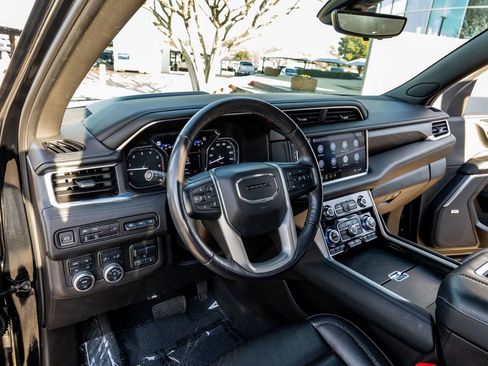 Used 2021 GMC Yukon Denali w/ Denali Ultimate Package image 13