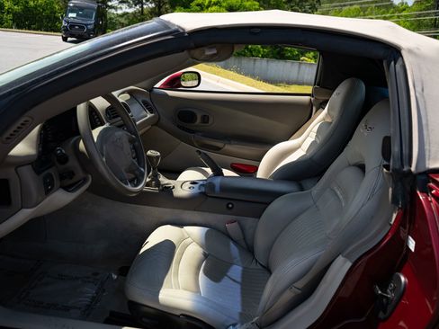 Used 2003 Chevrolet Corvette Convertible w/ Preferred Equipment Group1 RWD image 12