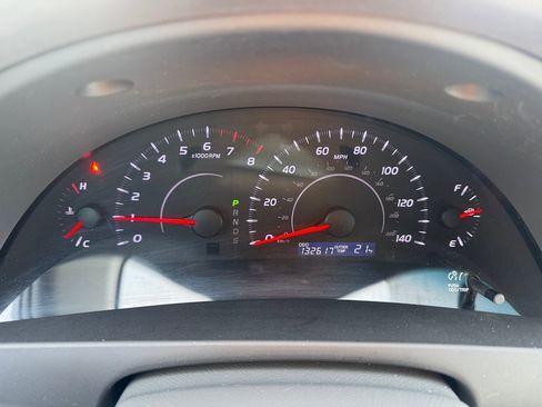 Used 2011 Toyota Camry LE image 13