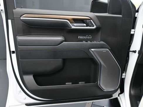 Used 2025 Chevrolet Silverado 1500 High Country w/ Technology Package image 33