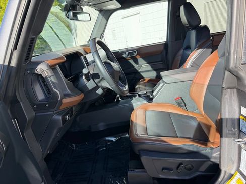 Used 2024 Ford Bronco Outer Banks AWD/4WD image 16