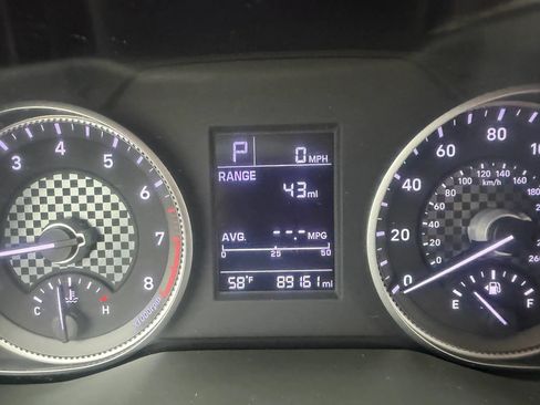 Used 2019 Hyundai Elantra SE FWD image 11