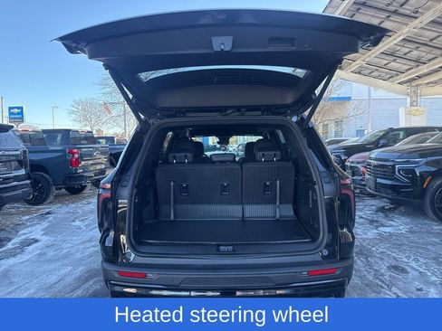 Used 2026 Chevrolet Traverse LT w/ Midnight/Sport Edition image 8