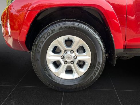 Used 2024 Toyota 4Runner SR5 Premium w/ Moonroof Package AWD/4WD image 9