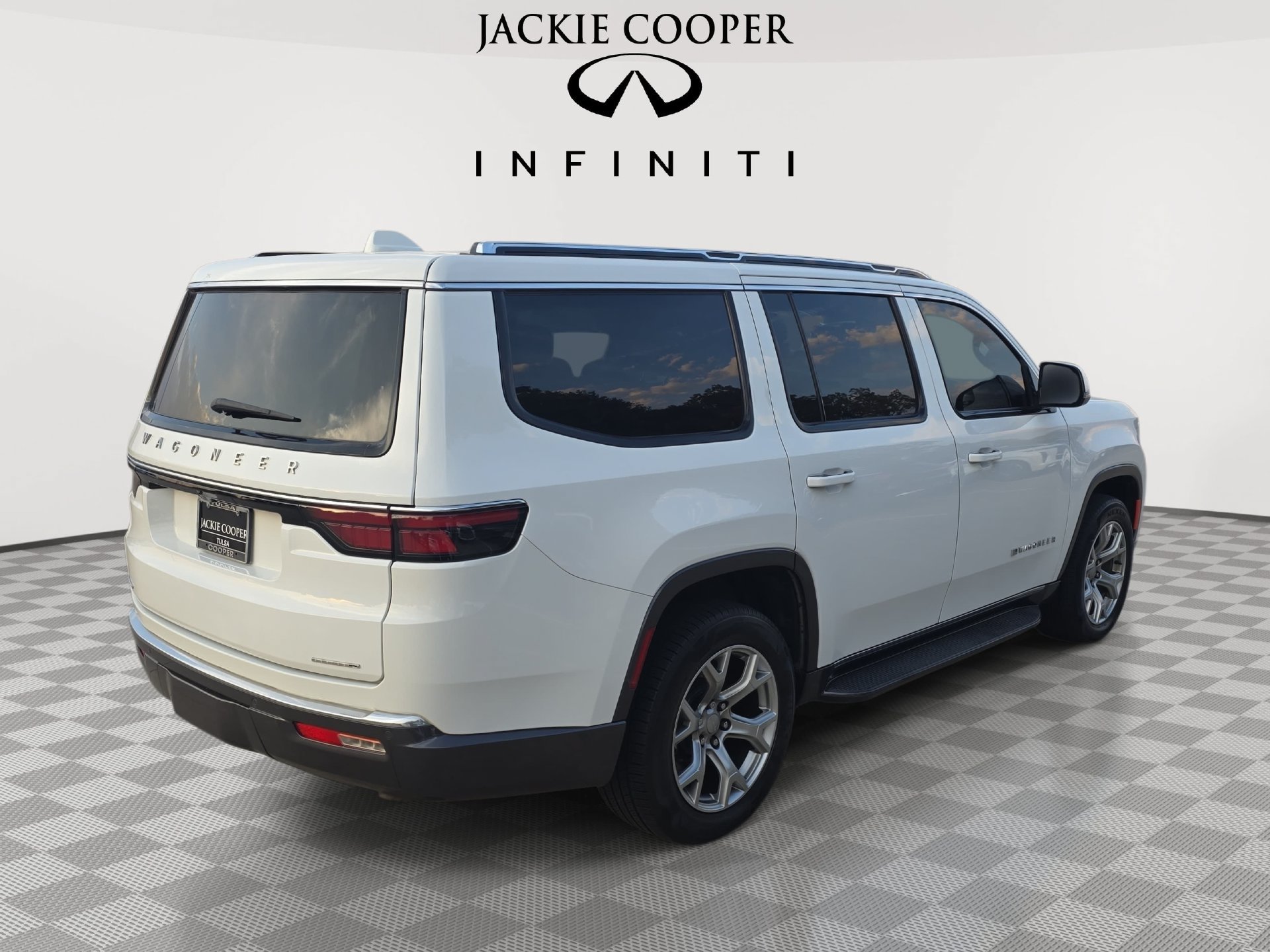 Used 2022 Jeep Wagoneer Series II AWD/4WD image 5