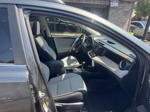 Used 2016 Toyota RAV4 XLE AWD/4WD image 19
