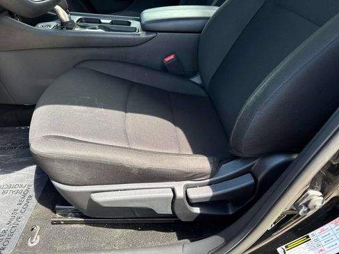 Used 2025 Nissan Sentra S FWD image 17