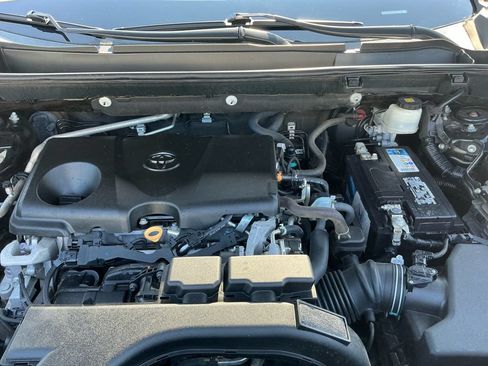 Used 2021 Toyota RAV4 LE FWD image 25