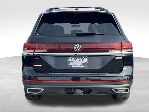 Used 2024 Volkswagen Atlas SE w/ Panoramic Sunroof Package image 6