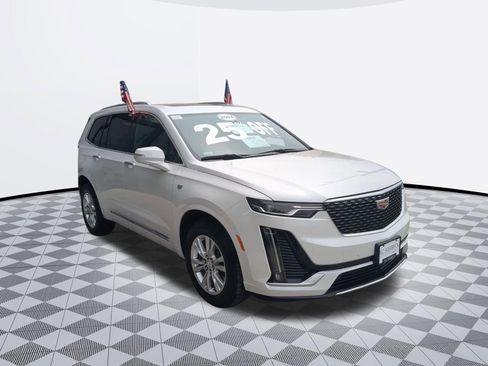 Used 2024 Cadillac XT6 Luxury AWD/4WD image 2